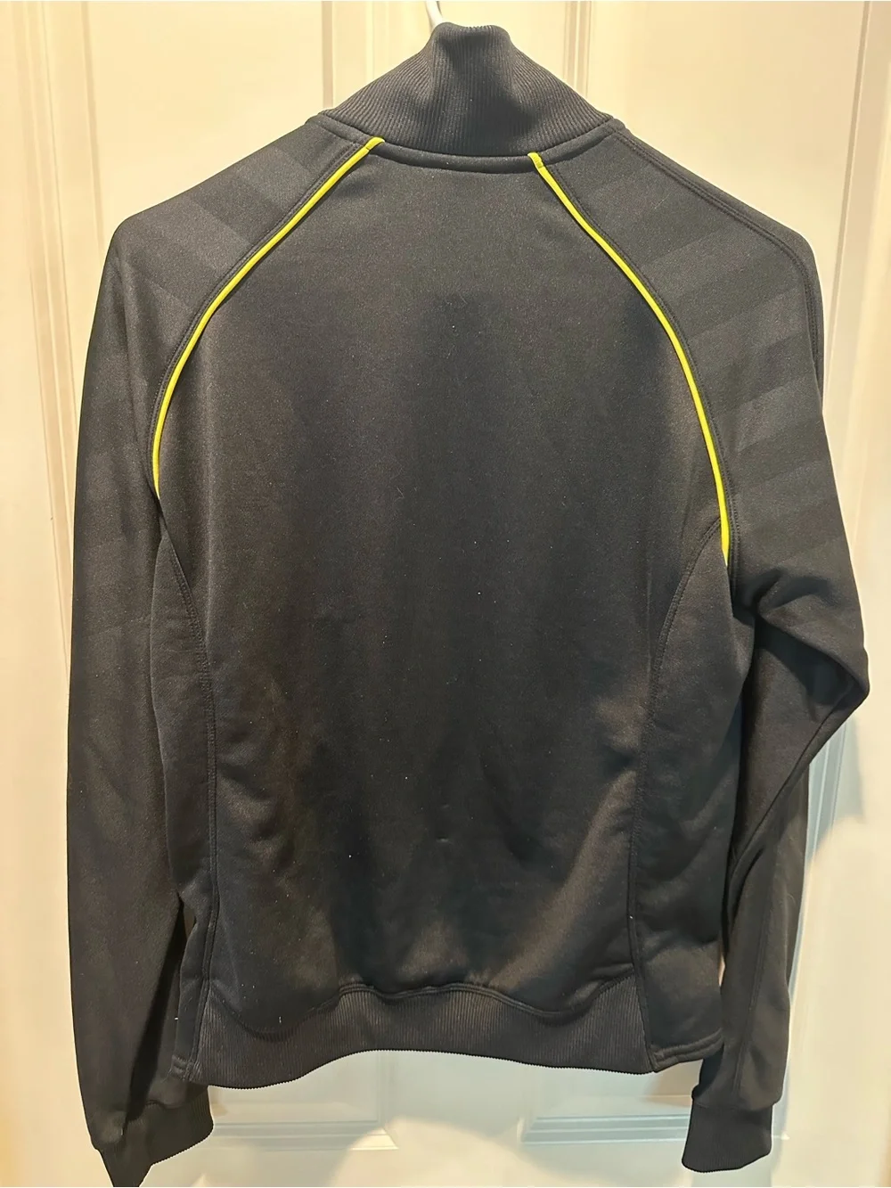 Nike Oregon Black Full-Zip Athletic Jacket with Yellow Piping Youth Large
